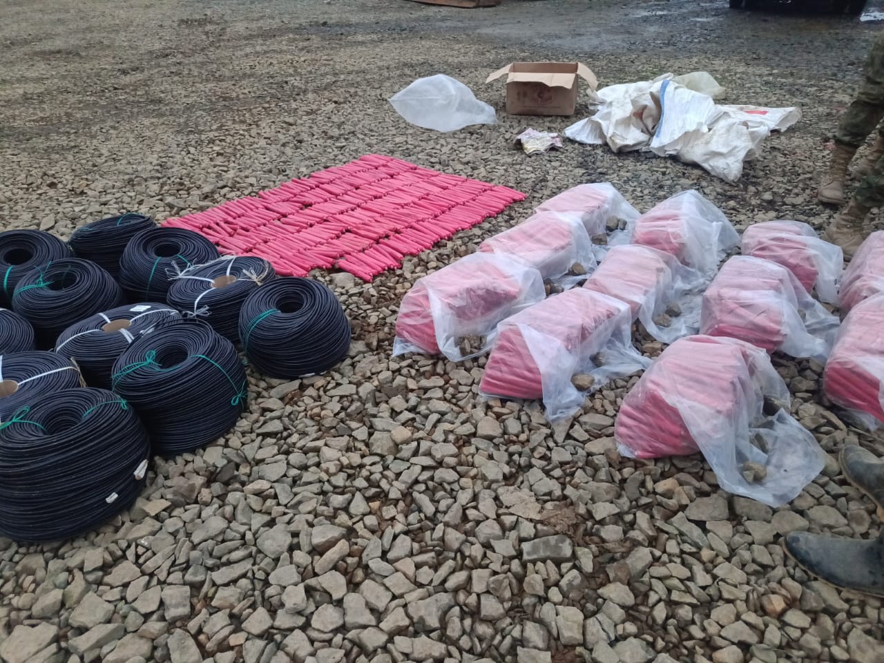SANTA ISABEL DEL AZUAY, TAMBIÉN ES AGREDIDA POR MINERÍA ILEGAL E INFORMAL.-