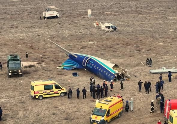 UN VIDEO CAPTA EL MOMENTO DE TRAGEDIA AÉREA DEL AVIÓN DE AZERBAIJAN AIRLINES.-