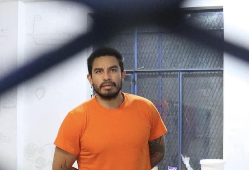 “NO CONFÍO NI EN MI SOMBRA”