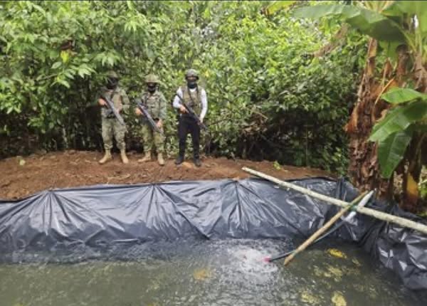 SOLO EN EL MES DE SEPTIEMBRE 2025, EL EJÉRCITO ECUATORIANO HA DECOMISADO 102.311 GALONES DE COMBUSTIBLE LISTO PARA CONTRABANDO. EN LO QUE VA DEL AÑO 1’067.644 GALONES.