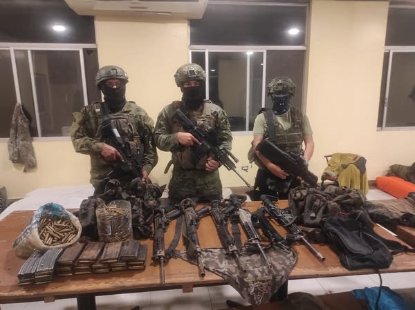 EN LA PARROQUIA BUENOS AIRES, CANTÓN URCUQUI, FUERZAS ARMADAS DETIENEN A 5 INTEGRANTES DEL PELIGRO FRENTE OLIVER SINISTERRA.-
