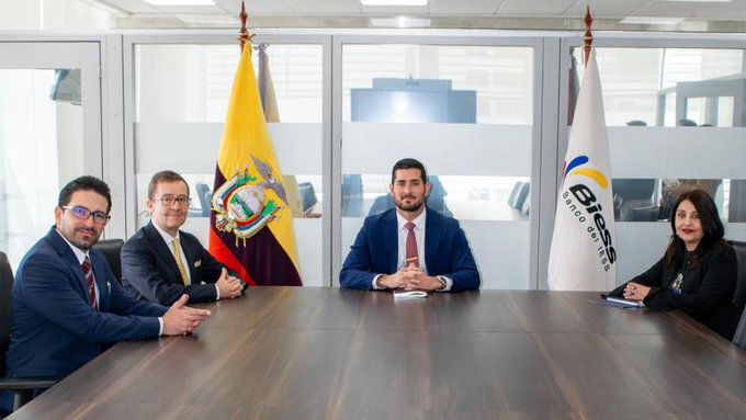 BERNARDO CORDOVEZ NUEVO PRESIDENTE DEL DIRECTORIO DEL IESS.-